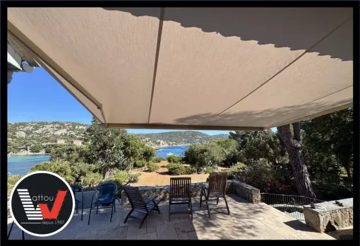 Conception et pose d’un store coffre sur Tizzano, Propriano, WATTOU