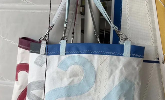 Réalisation de sac pour la nouvelle saison de sac de plage en upcycling, Propriano, WATTOU