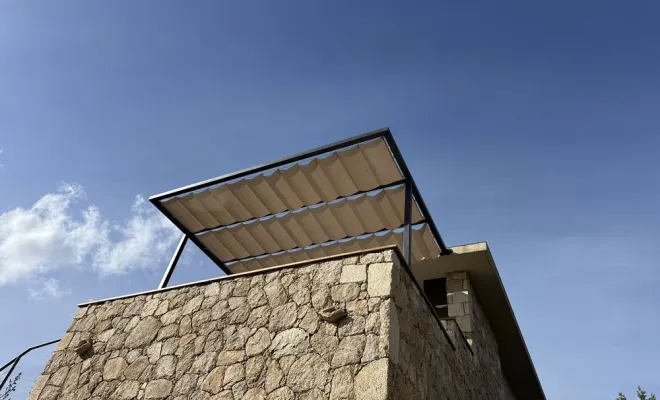 Réalisation d'une toile de vélum latin en soltis 92, Propriano, WATTOU